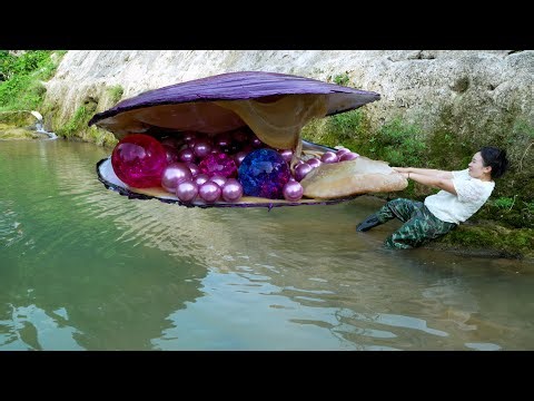 😱🎁🎁Pry open the giant purple clam, and inside, there are beautiful purple pearls, very charming