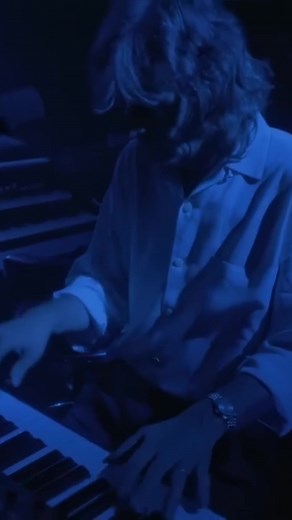 Here’s a clip of The Great Gig in the Sky live from the A Momentary Lapse Of Reason Tour in 1988. Backing vocalists - Margret Taylor, Rachel Fury and Durga McBroom #PinkFloyd #FYP #TheGreatGigInTheSky #AltMusic