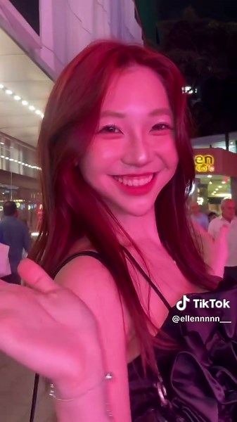 Finding a Cockroach on the Floor: A Surprising Reaction