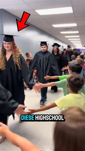 High school graduates say goodbye to their kindergarten children on graduation day 🤯