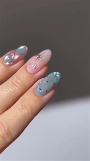 ❣UNHAS DELICADAS❣ on Instagram: "Oque achou? 🥰 By @heygreatnails Não esqueça de seguir a nossa página pra receber inspirações e dicas todos os dias ☺️😍 👉 @unhass.delicada.s ▶️Gostou? Deixa seu like ❤️ ▶️Comenta o que você achou 💭 ▶️Compartilha com suas amigas que amam unhas📲 ▶️Salva pra se inspirar depois📥😍 🎁 PS: Quer aprender TODOS os SEGREDOS para fazer Alongamentos de Unhas Perfeitos? Faz assim então, clica no nosso link da bio e veja os cursos vips que disponibilizamos pra você ❤️👏�