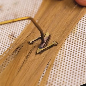 1.5M views · 9.9K reactions | Elle se coupe les cheveux pour fabriquer un pendentif souvenir ‍♀️ | BRICO ADOS | Facebook