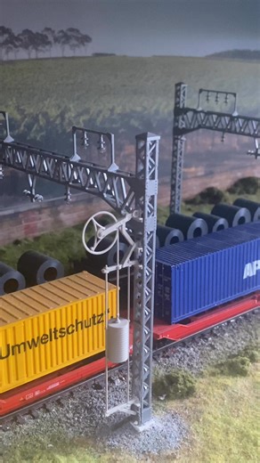 Kato’s catenary system, an accessory that simulates overhead lines in model railroading (HO scale) | Trần Đại Thắng