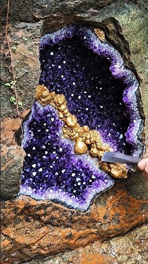 the most beautiful gemstones in the world . Amethyst 💯💥🤑 #crystals #naturalamethyst #agate