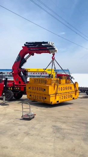 50-ton forklift tail crane, lifting weight test. Remote control operation, 25 tons of weights can be easily lifted. There are many models to choose from and support export. Interested friends are welcome to negotiate and cooperate WhatsApp 8618062191891 #crane #forklift crane #truck crane #crane #lift truck #forklift #China special vehicle #special vehicle export #import and export trade | 后天