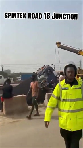 Look at My Towing Truck Doing His Job Safety First tips