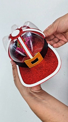 955K views · 9K reactions | Ideia simples, barata e linda para o Natal! ✨ Me diga: ficou bonita SIM ou NÃO? #Christmas #christmasdecorations #ChristmasSpirit #fblifestyle | Cantinho da Li | Facebook