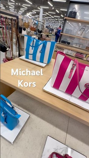 MICHAEL KORS QUINN LARGE EAST WEST TOTE & IZZY BARREL BAG & MORE MACYS HANDBAGS #michaelkorsbag