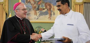 Presidente Maduro recibe cartas credenciales