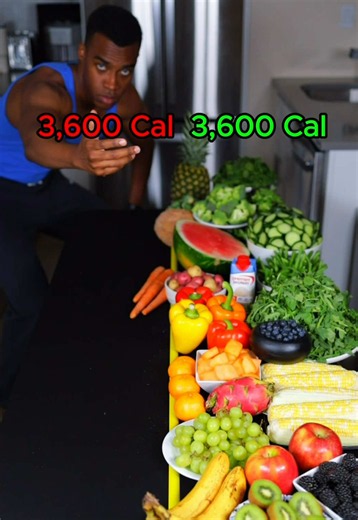 Read the caption below ⬇️ 1 snack can completely destroy your fat loss ❌ Imagine sweating hard in the gym and hardcore dieting throughout the day, to erase all that hard work with 1 snack. If you continue to eat this way you’ll be layering pounds on your body. Instead eat low calorie foods that fill your stomach and erase hunger. These foods are also so low calorie that you’ll lose weight on easy mode. ✅ Follow for more. #eatclean #nutritiongoals #weightlosstips #workout #fitnessjourney