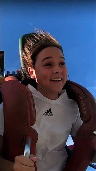 She Almost Look Like Hailee Steinfeld