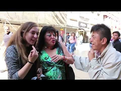 Entrevistas callejeras con Bebecito Emoxito: ¡Explorando Lost Media!