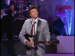 Del Shannon | I Go To Pieces. Recorded live at Little Darlin's, Florida. Del was often asked of all the many songs he had written what his favorite composition was - his answer: "I Go To Pieces". From 1986-1992, Little Darlin’s was known as the world's premier ‘50s-'60s night club located in Kissimmee, Florida, one mile east of Disney World on Highway 192 in Old Town. In 1992, the front of Old Town was demolished making room for children's rides and a new ferris wheel. | All Things Del Shannon