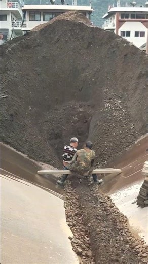 船员日常工作的揭秘！ Barge unloading | Satisfying VIdeo | Relaxing video