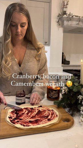 Cranberry and Bacon Tear and Share Wreath 🤤 🧀 You will need: - 2 packs/ sheets of Puff Pastry - 4 slices of cooked Bacon - Cranberry Sauce - 1 Camembert - 1 Egg - Sesame Seeds Method: - Make a large circle out of one sheet of Puff Pastry - Spread Cranberry Sauce around the Camembert - Finely chop up the Bacon and sprinkle - Place the Camembert in the middle - Cover with another circle of Puff Pastry slightly bigger than the first one - Slice around the edge into centre up to the Camembert - Tw