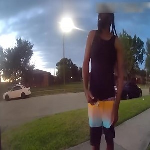 46K views · 1.5K reactions | Crowd Forms as Orlando Police Arrest Robbery Suspects During an arrest operation in Orlando, tensions rose when a family member confronted officers at the scene. The incident shows how quickly emotions can escalate during police investigations. Watch how officers maintained order and ensured public safety. #PoliceResponse #PublicSafety #CommunityAwareness #LawEnforcement | Thin Blue Line | Facebook