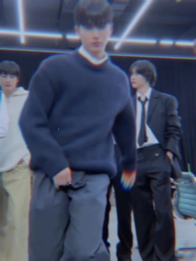 my freaking mbl BROKE so this has no coloring😒 ac@𝒯𝓌𝒾𝓏𝓏𝓎 #yeosbsf #vo1tgrp #kpop #viis #meovv