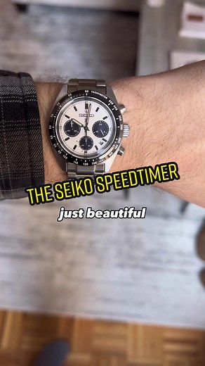 Seiko Speedtimer SSC813 Review: Panda Dial Beauty