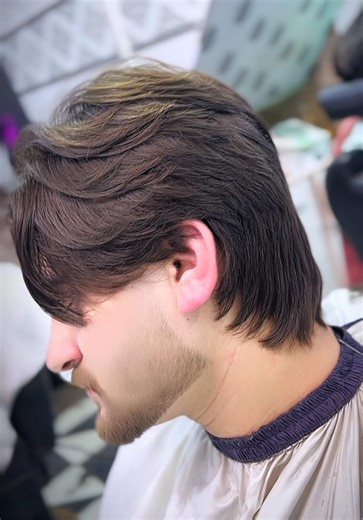 Discover the Wolf Cut Hairstyle