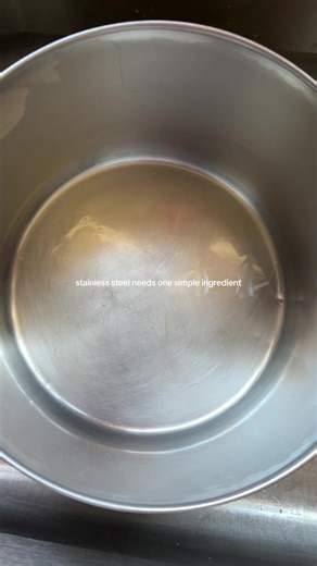 How to Clean Stainless Steel Cookware with Baking Soda