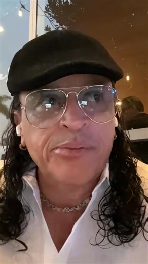 Legendary merengue artist Elvis Crespo walks us through how his new album Poeta Herío (Colmadito Special Edition) came together. | Apple Music