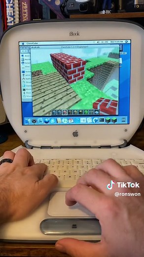 Running Minecraft on a Clamshell iBook
