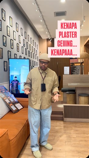 Jom, kenapa kita buat plaster ceiling kat rumah? Ringkas je sebenarnya. Plaster ceiling ni kita buat untuk kemaskan cable management dan mudahkan semua fitting rumah – lampu, dapur, kabinet, furniture, semua jadi lebih kemas & senang pasang. Bila dah siap plaster ceiling, nak ubah lampu, tambah point, atau alih apa-apa pun jadi lebih senang tanpa rosakkan rumah. Plaster ceiling ni pun ada banyak design. Ada flared box, drop box, step ceiling, arch – ikut korang nak simple, moden, atau nak ada ka