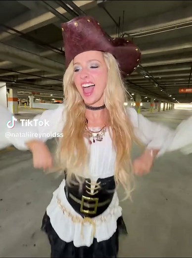 Pirate Costume Ideas for Halloween