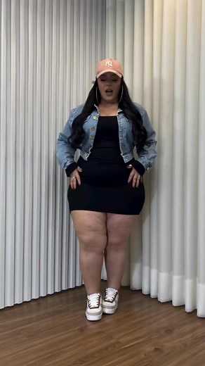 Modelos plus size são uma adição significativa ao mundo da moda, apresentando estéticas diversas e incentivando a aceitação de corpos de todos os tamanhos. plus size bikini #reelsviralシ #viralreels #fypシ゚viralシ | Maya Divine