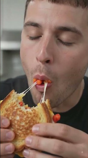 ULTIMATE FLAMIN' HOT CHEETOS GRILLED CHEESE CRUNCH! 🧀🔥| #shorts #food #satisfying#cheese