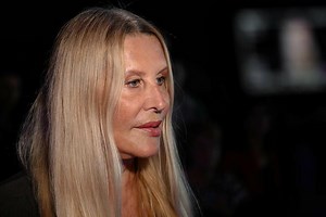 VERICA RAKOČEVIĆ PROSLAVILA 75. ROĐENDAN: Modna dizajnerka NE SKIDA OSMEH SA LICA, pokazala svoje BOGATSTVO