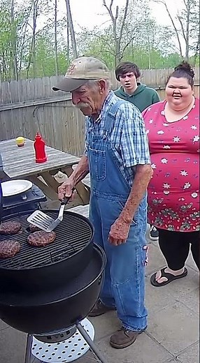Can Two Ton Tammy Grill the Burgers? Grandpa Isn’t So Sure!