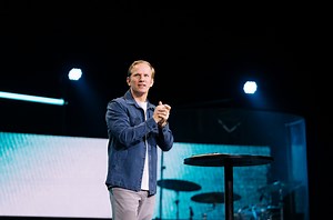 Do you feel like your life is a mess and full of regrets? No matter what you feel or have done, God still sees potential in you. Join Pastor Steve Robinson at Church of the King Online today as he teaches us how God has a plan to keep us growing forward. | Church of the King