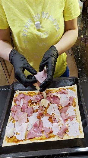 So machst du die geilste Backblech-Pizza mit BBQ & Sweet Chili Sauce! #TeamMarietta