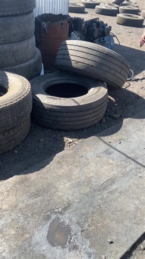 TRUCK TYRES AVAILABLE HORSE AND TRAILER TYRES DIFF TYRES BRAND NEW - FROM R3000-4500 NEW RECAP - FROM R2400-2800 SECOND HAND - FROM R1100-1900 COD OR POP AND REFLECTION OF PAYMENT IN OUR ACCOUNT TO COMFIRM YOUR ORDER IF IT’S EFT PAYMENT CALLOUT FEE: R550 0615091661 info@genlogistics.co.za admin@genlogistics.co.za customercare@genlogistics.co.za www.genlogistics.co.za