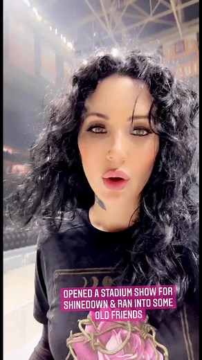 Tour officially begins 🏴‍☠️ | Dorothy