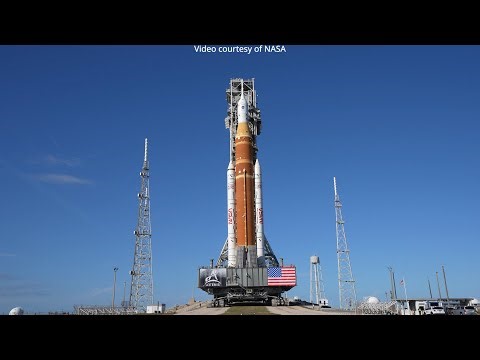 Artemis II SLS rollout