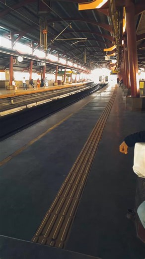 middle_class_boy_mkj_up50 | ❤️❤️ Delhi metro me safar karte samaye ##viralreels...##2milionview🙏🙏❣️❣️ | Instagram