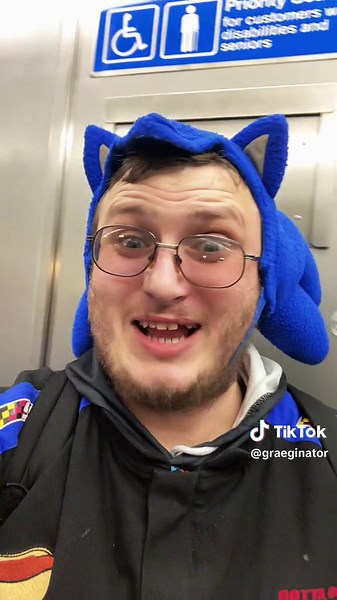 Exploring the New CTA 7000 Series on the Blue Line