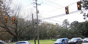 Traffic signal timing on James Island prompts concerns from drivers
