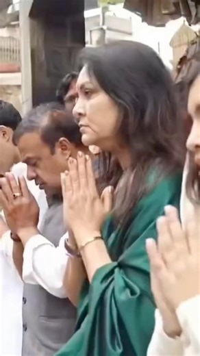 ভোটদানৰ পূৰ্বে ৰিণিকি, সুকন্যা, নন্দিলৰ সৈতে মা কামাখ্যাৰ শ্ৰীচৰণত শতকোটি প্ৰণাম জনালে মামাই