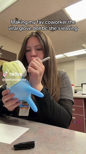 Farewell Gift Ideas for Leaving Coworkers