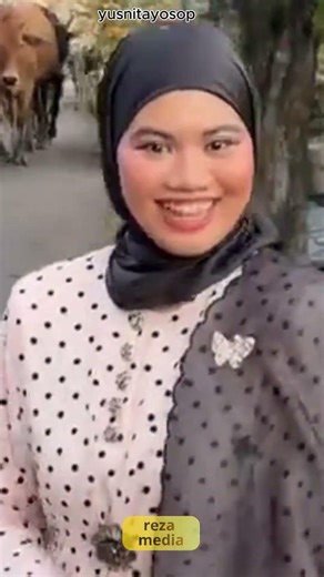 Ketika foto foto dengan outfit lebaran yang cantik malah harus lari