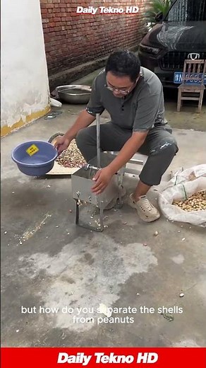 This Manual Peanut Sheller is PURE Genius! 🤯 #Invention