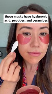 These Brightening Eye Masks were specifically developed to leave eyes looking supple, youthful, and awake. Coated in a lightweight serum, these masks gently hydrate, de-puff, and soothe the eye area. | DRMTLGY