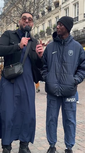 Salam Ahlikoum, aujourd'hui je vous présente My Qamis Homme, ils sont spécialisés dans les qamis et coffrets cadeaux, avec un positionnement milieu / haut de gamme, axé sur le meilleur rapport qualité-prix ! faites vous plaisir durant ce mois de ramadan, le lien est dans la bio 😊👍 @My Qamis Homme