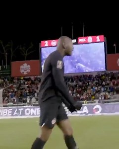 Une victoire à la maison 🇨🇦 ... et dans le froid ❄️ Victoire d' #ÉquipeCanada 2-1 face au Mexique à Edmonton hier soir Le Canada est maintenant au premier rang au classement des Qualifications de la Concacaf pour la Coupe du monde 2022 😤👏 🎥 Canada Soccer | Team Canada / Équipe Canada