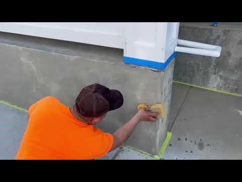 How do I apply a sponge finish to my parging?