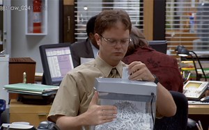 【The Office】Dwight的报复 - 片头碎纸机名场面 | 办公室
