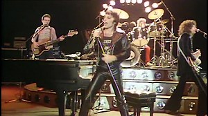 A Brilliant 43 Minute Highlight Video of Queen in Concert at Various Shows During the 1970s